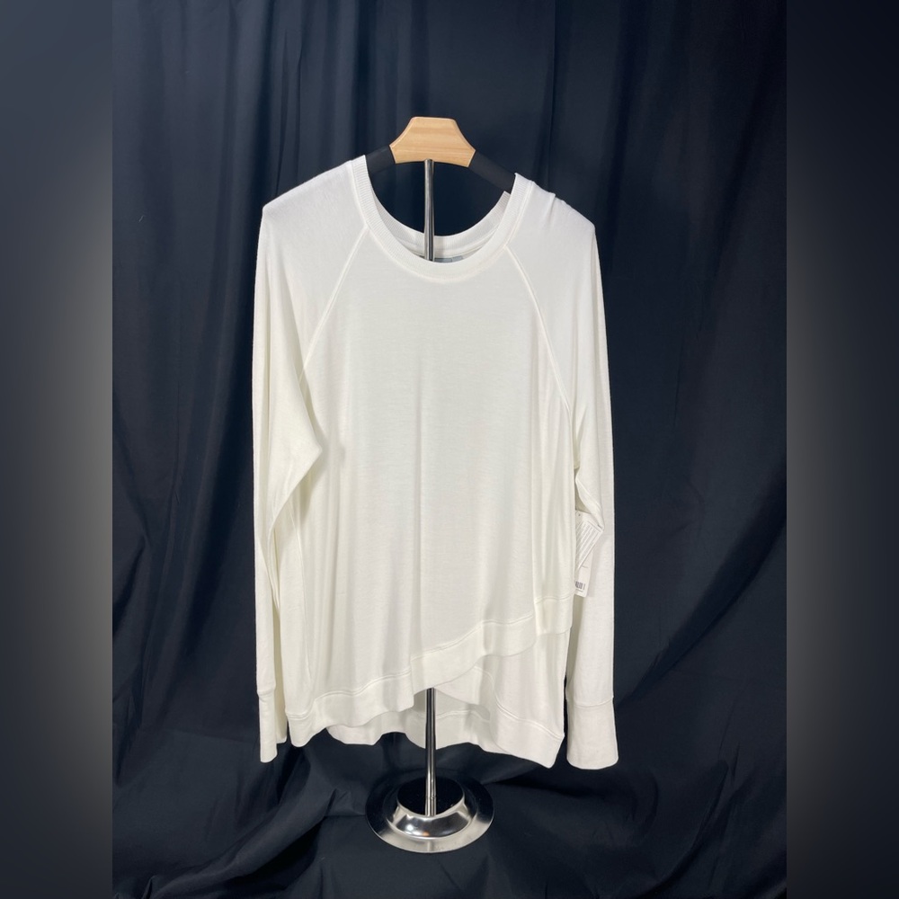 Athleta White Long Sleeve Tulip Hem, CRAZY Soft, Flowy drape, NWT athleisure
